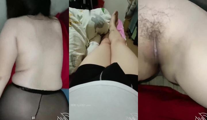 《母子乱伦》这次终于让妈妈穿上黑丝操她的大肥B了