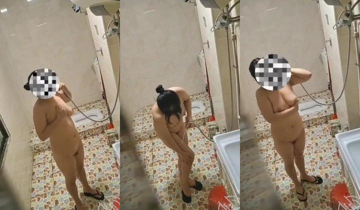 海角社区母子乱伦披风少年爱老妈封神之作 ️迷奸 强奸？安眠药 酒后续一镜到底中途老妈惊醒迷奸变强