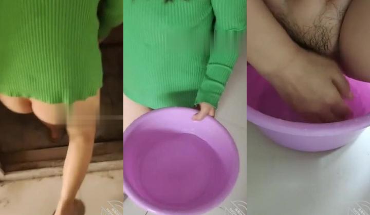 海角大神母子乱伦 ️最新晚上和妈妈做爱内射逼里了早上起来给妈妈洗逼逼顺便玩玩逼