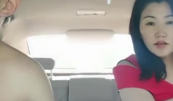 【母子乱伦】巨乳骚妈带着高三儿子车震“妈妈养你这么多年，得报答下我”