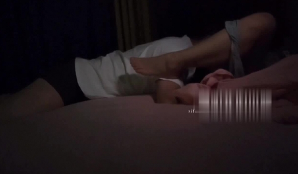 极品乱伦姨侄恋【小姨妈】风韵知性女人味，喜欢我的小姨，各种玩肏肛交，当着孩子面也能搞