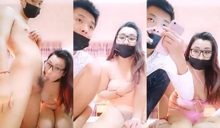 呻吟给力的41岁眼镜御姐型妈妈和长得有点老相的儿子乱伦啪啪这妈妈吃鸡巴的样子太骚了