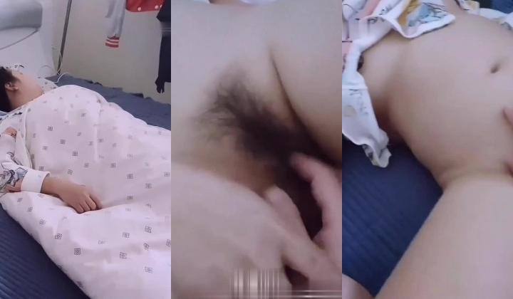 【乱伦史上封神之作我和妈妈】真实乱伦  强奸妈妈牛人与妈妈乱伦 历经了两个多月！全程记录！