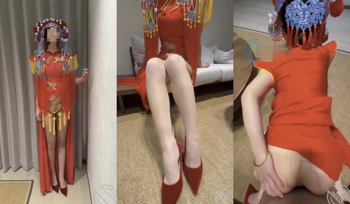 乱伦大神【会喷水的亲姐姐】付费钻石贴，元旦贺岁，跨年夜穿中式服双洞齐开，大量潮喷变相给大家拜年