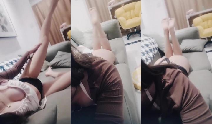 【最新封神 ️兄妹乱伦】 操自己十八岁表妹 终于得到了表妹婷婷 感觉这辈子都离不开这种内射的感觉