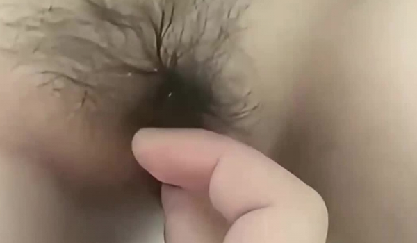 叔嫂偷情乱伦剧情 趁哥不在家又给嫂子上一课出差刚到家的嫂子在厨房被按着头使劲操