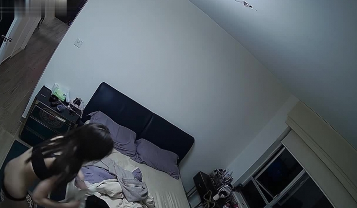 黑客破解家庭摄像头偷拍 颜值天花板-最美小姐姐被纹身社会哥蹂躏续集