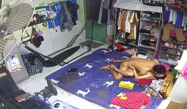 黑客破解家庭摄像头高清偷拍 年轻夫妻超会舔 颜射爆头满脸都是