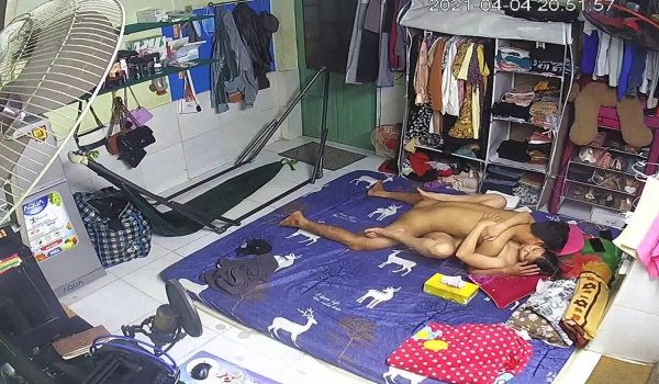 黑客破解家庭摄像头高清偷拍 年轻夫妻超会舔 颜射爆头满脸都是