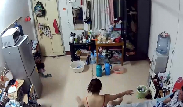 【360水滴居家系列无水印】稀缺家庭摄像头偷窥（第三部）