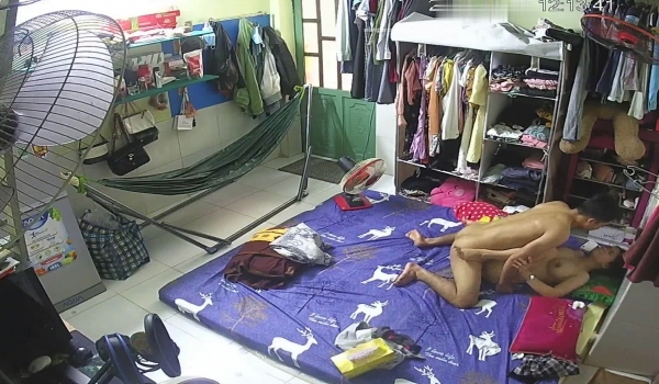 黑客破解家庭摄像头高清偷拍 年轻夫妻超会舔 颜射爆头满脸都是