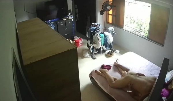 十二月最新流出黑客破解家庭网络摄像头偷拍 情侣夫妻啪啪啪合集