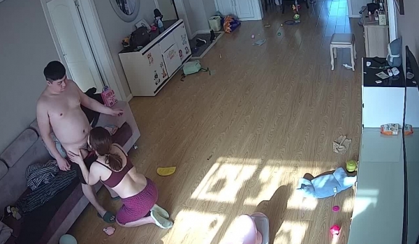 新流出黑客破解【家庭摄像头】新婚小夫妻 上来就是扒内裤一顿操