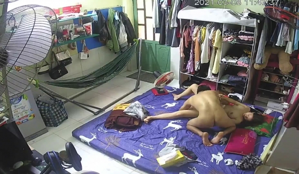 黑客破解家庭摄像头高清偷拍 年轻夫妻超会舔 颜射爆头满脸都是