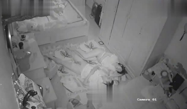 黑客破解摄像头监控偷拍家庭各种夫妻啪啪啪