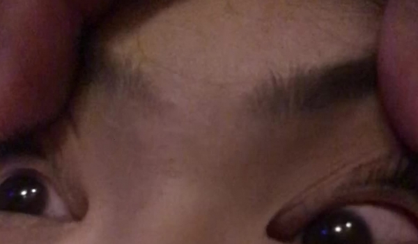 午餐的时候趁机给美女的咖啡里下了迷药带回单身宿舍给她爆肛