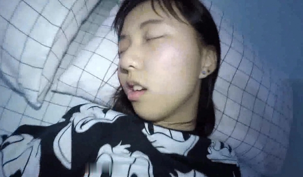 【MJ精品发布】漂亮大学生被男友真实灌醉啪啪 玩胸玩穴爆菊花等等绝对刺激