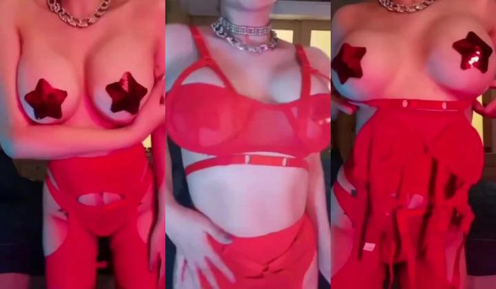 【顶级爆乳 ️极品名媛】秀人极品嫩模『田冰冰』最新大尺私拍 情趣骚丁摩擦塞逼 逼逼摸湿后把内裤塞