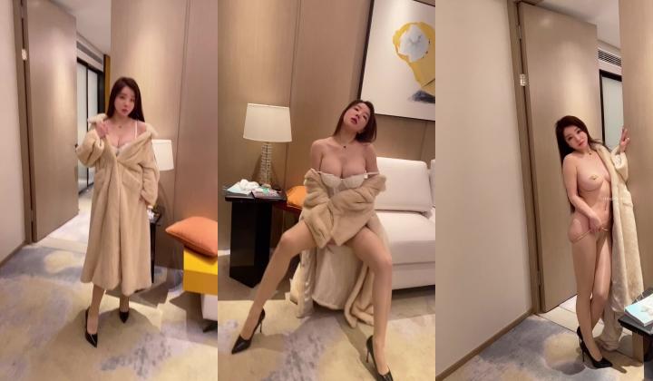 秀人网 雨儿酱 气质大美女 完美漏点 毛多 大片阴唇！
