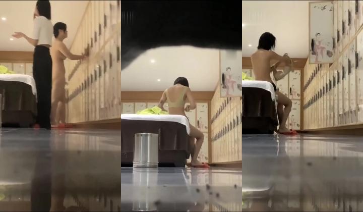 妹子们怎么也想不到，偷拍大神竟躲在浴室通风管那里偷拍她们脱光光，看美女更衣美女喜欢扣屁眼，各种漂