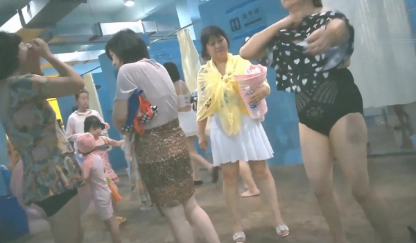最新【稀缺浴室】多场景浴室温泉会所更衣室偷拍