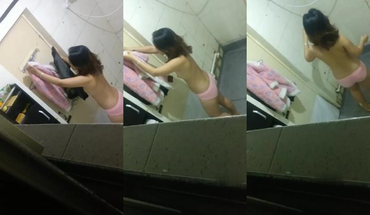《贵在真实 极品偸拍》第三季！大众浴池渣女现场曝光女池内部春光 家庭浴室出租屋针孔现场偸窥妹子洗