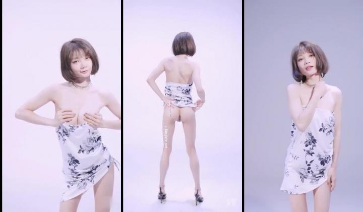重金购买SPOP舞蹈工作室内购定制版，极品身材甜美女神【佳佳】情趣装露点裸舞，现代多种舞种曲风绝