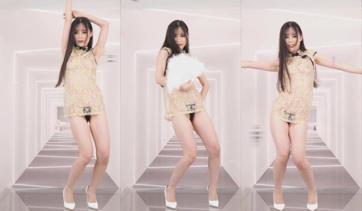 好多人求购的黑GIRL风骚脸性感御姐【冰夏】各种透明情趣露逼露奶骚舞顶胯挑逗