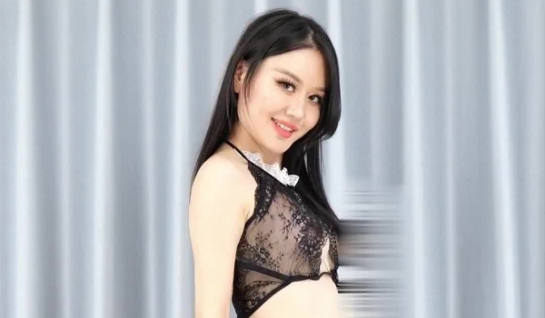 好多人求购的黑GIRL最顶合集第6期，数位极品高颜女模各种透明情趣抹油露毛漏奶骚舞顶胯挑逗