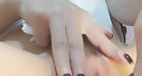 年轻貌美清纯妹子初音 一多自慰大秀 身材苗条插穴自慰 饮水白浆流了不少
