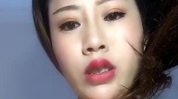手机直播大奶骚妇主播从下往上视角扣逼自慰出了很多水呻吟诱惑不要错过