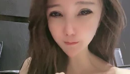 极品御姐王晚~身材性感嘎嘎迷人，跳蛋震动淫穴自慰，全是水~表情销魂浪荡~让人蠢蠢欲动~好想干死她！！