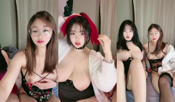 爆乳肥臀小嫩逼全程露脸姐妹花一起大秀诱惑，淫声荡语听指挥揉奶玩逼，掰开骚穴特写给狼友看，精彩刺激