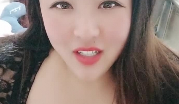 中年夫妻秀，直播后入开车，大白屁股狠狠插，撅起屁股跳蛋自慰，丰满小坦克