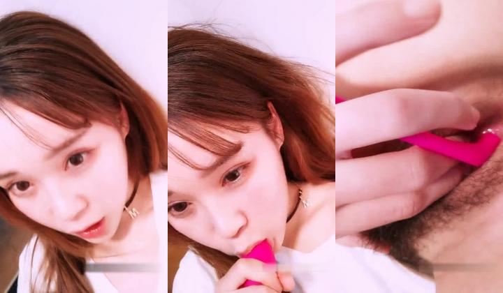 新人美女主播kiki直播秀 颜值高小穴粉嫩毛毛不少 高清自拍直播很诱人