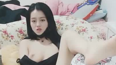 高颜值美女主播和炮友啪啪收费大秀 啪完还没满足 自慰插穴