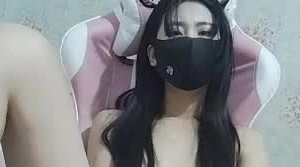 身材苗条骚气少妇椅子上道具自慰大秀 尿尿完再用道具JJ炮击抽插 呻吟诱惑