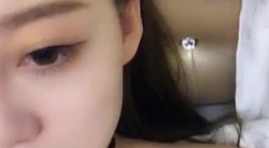 狼粉超多的高颜值美女主播直播洗白白洗干净到床上揉奶掰穴挑逗逼洞好深阴毛厚重清晰对白