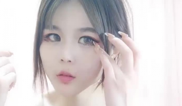 白皙美乳骚骚妹子两男一女3P两场大秀，制服黑丝诱惑面罩男后入猛操，上位骑乘抽插边操边口交，搞完休