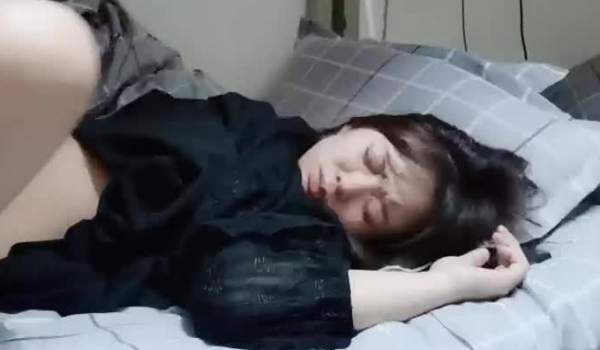 国产真实灌醉同事小少妇五一喝醉带回宿捨不省人事无套内射随意玩弄