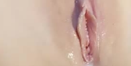 清纯漂亮美女主播初音 一多自慰大秀 自慰棒插穴自慰流了不少淫液白浆