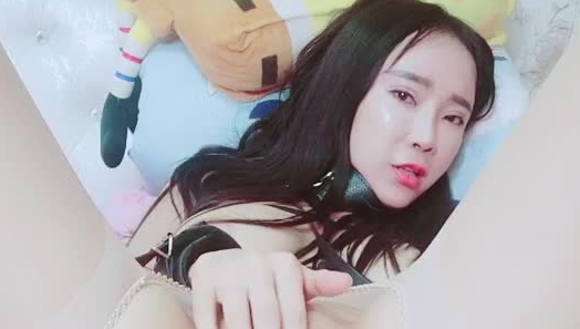 漂亮风骚御姐主播激情秋千上自慰大秀 毛毛不多 十分淫荡