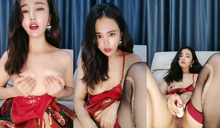 晚晚小御姐又来了，迷人的小少妇风骚勾人诱惑狼友，全程露脸激情大秀黑丝诱惑，道具玩逼高潮喷水，表情