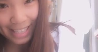 大胸学妹趁着宿舍没有其它人玩直播逼逼随便揉几下就出淫水了