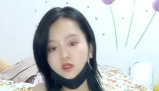 颜值不错短发骚气妹子跳蛋自慰秀 开档肉丝床边跳蛋震动呻吟娇喘