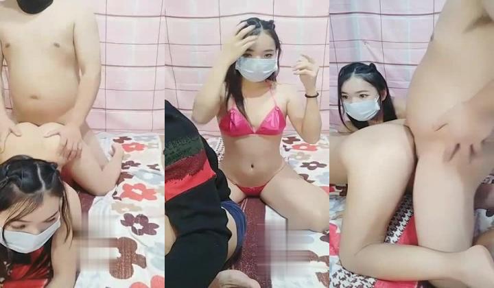 两男两女上演直播4P大战，激情互操姿势多多，浪叫呻吟不断，连道具都用上了玩的很嗨续集