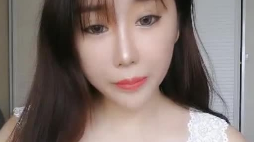 丰满身材颜值不错妹子自慰大秀 逼逼无毛挺嫩跳蛋塞入拉扯自摸非常诱人