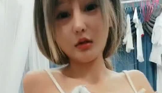 苗条身材网红脸妹子双人啪啪大秀 深喉口交上位骑乘大力猛插呻吟娇喘