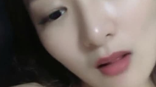 漂亮美女主播和炮友双人啪啪大秀 颜值高身材好 口交啪啪 很是诱人
