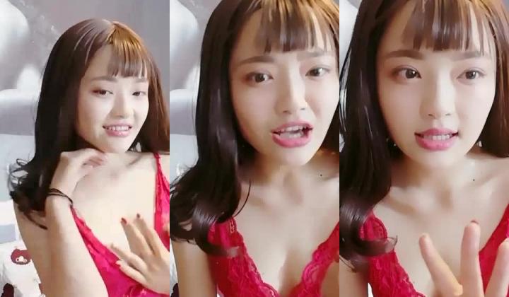 【手机直播精品福利】女神级主播【热度雅尼3】红丝深V睡裙极品诱惑，深夜给你解寂寞漏奶给你吃